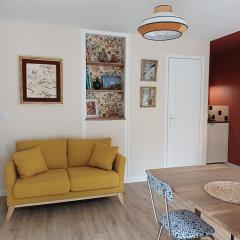 Petite maison cosy à Moret-sur-Loing, cour privée