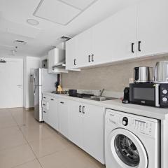 Beautiful Studio Prime location