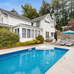 Crystal Lake Getaway