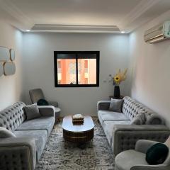 Super apt plein centre de Gueliz hyper bien placer pour votre séjour tout à proximité resto café transport