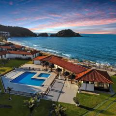 Condomínio beira mar - 3 Quartos - Ar condicionado - Piscina