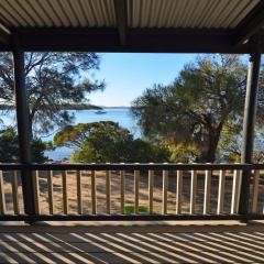 CDC-625 Beach House incl.rear 2BR studio