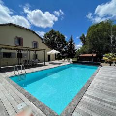 Luxurious Villa in Cazaubon with Swimming Pool