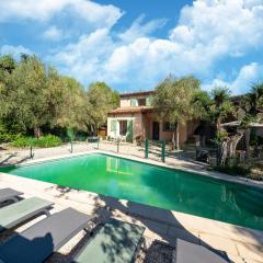 Villa in Mouans-Sartoux with Pool & Beach