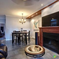 80m2 Vieux-Montreal, CHUM & metro 1 min, Parking