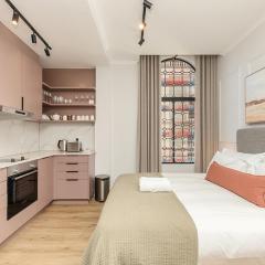 Contemporary Studio in the Vibrant City Core