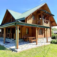 Смерековий двір