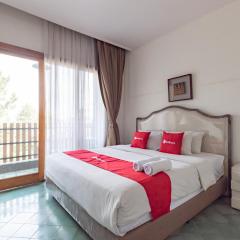 Casa de Apple Dago Bandung by RedDoorz
