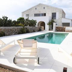 The essence of Menorca in a unique country house