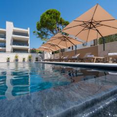 Bumblebee apartments & rooms with pool