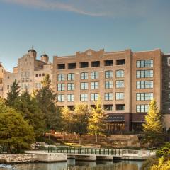 Hotel Emma at Pearl on the Riverwalk