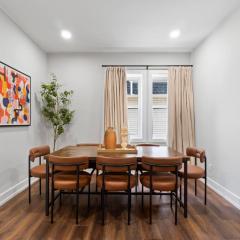 NYC Edge Triplex Full House | Parking & Near Shops