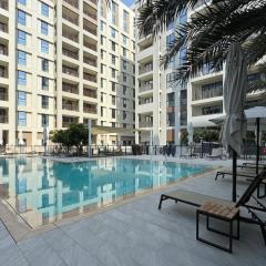 Elegant 1 Bed Creek Beach Stay with Beach Access