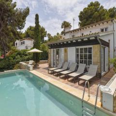 Villa in Cala Ratjada with Sea Views and Pool