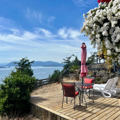 Shangri-La Oceanfront vacation home