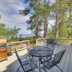 Lakefront Lookout! Private Sand Beach on Superior
