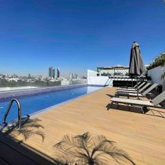 Awesome views & Great location apartment