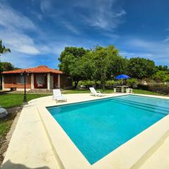 Dulce Vida - Casa con piscina a 200 mts de la Playa Punta Chame