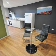 Stylish Studio 1x1 Walk to CBD