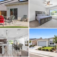 Charming 3BR in Shafter with Backyard & Garage