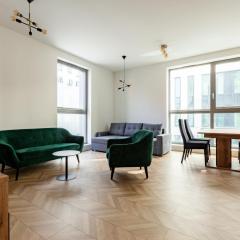 Marina Gdańsk City Centre Apartment by BookingHost