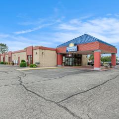 Days Inn & Suites by Wyndham Mt Pleasant