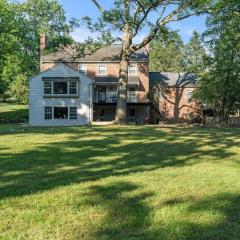 New Pristine Suburban Escape