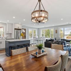 Lake Winnipesaukee Getaway - Boat Slip & Comfort