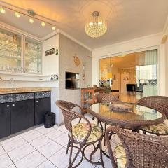 VB01- 2 Quartos| Churrasqueira| Garagem| TV à Cabo