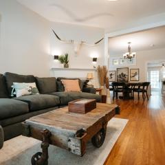 Luxe Farmhouse near Deep Ellum, Downtown & Bishop Arts
