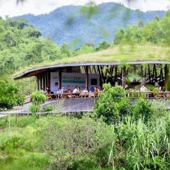 Làng Nhỏ - Hồ Láng Nhớt Resort with Nature Life