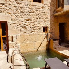 Patio y Calados Rioja Suites