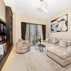 Skyline View - 2 Balconies - Pool plus Gym - Sleeps 8