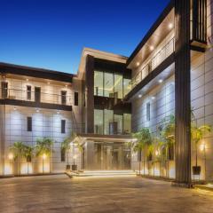 Tide` Hotels and Resorts