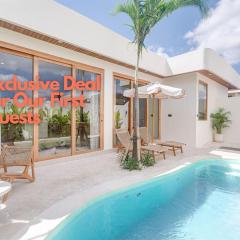 3BR Tropical Retreat with Pool