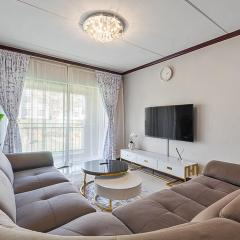 Gem in Fourways , Modern 2-Bed Apartment
