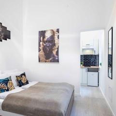 Central Comfort with a Chic Touch