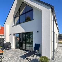 Cozy Home In Mscice With House Sea View