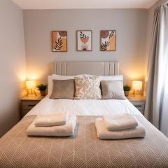 Birmingham City Centre Lrg House - Sleeps 10 - Free Driveway Parking