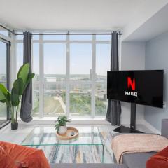 Toronto Getaway 2BR Condo w City Views