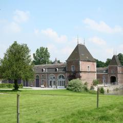 Elegant Castle Stay, Havelange