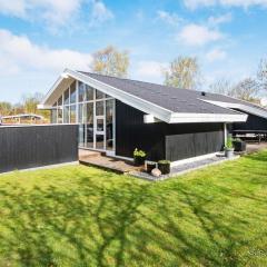 6 person holiday home in Hemmet