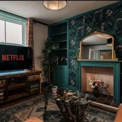 Seaside Bliss - Period Home, Games Room, Pool Table, Arcade Machine