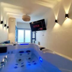 Santorini, Relaxing Spa, Terrace and Parking