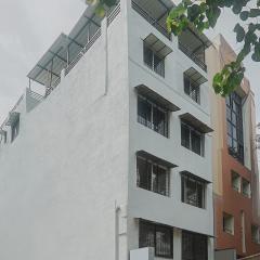 Super Hotel O River View Near Shaniwar Wada