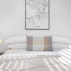 Chic 2BR Home with Backyard - Steps from Queen Vic Market