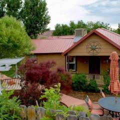 Moosewood Cottage - Hot Tub, Downtown, Dog Friendly