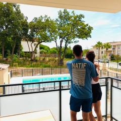 Appartement T2 chambre plus cabine, terrasse vue piscine