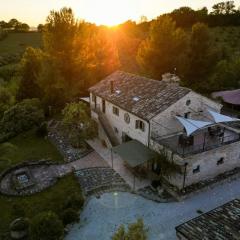Historic Villa With Pool In Le Marche