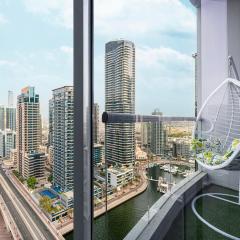Elegant 3-Bedroom Haven - Panoramic Marina Views